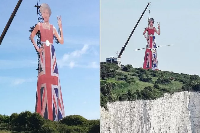 Une énorme image de Theresa May a été érigée sur les côtes anglaises