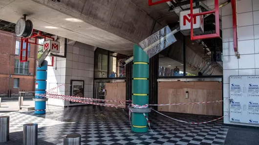 La station de métro Porte de Douai pourrait ne pas rouvrir avant fin septembre