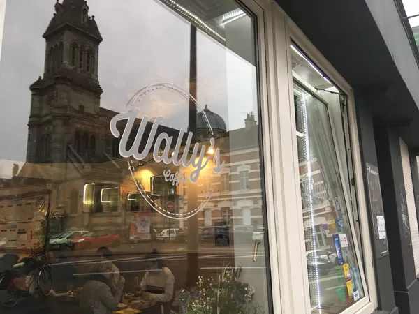 Le Wally's Coffee fait son coming back place Philippe-Lebon