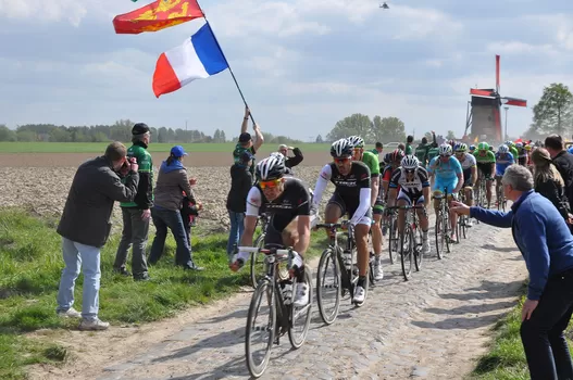 Le Paris-Roubaix revient (enfin) tâter du pavé ce week-end