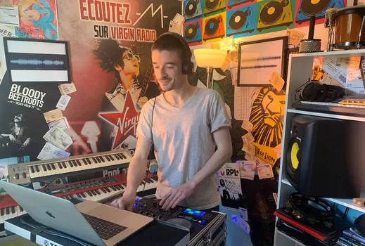 Tous les midis, un DJ lillois lance un live Confinemix depuis chez lui