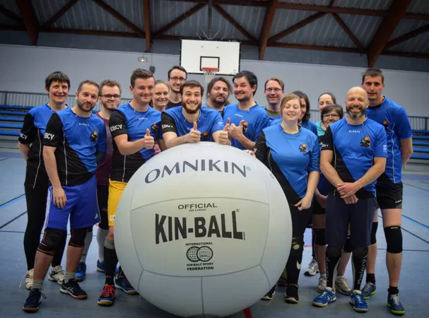 Avis aux amateurs de sports insolites : Le Kin-Ball Club Villeneuvois recrute toute l’année