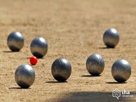 Tu tires ou tu pointes ? Rendez-vous dimanche à Fives Cail pour une nouvelle compet' de pétanque