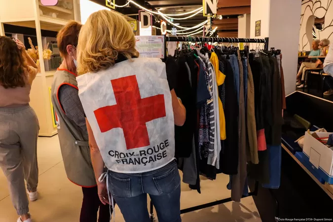 Ce week-end, la Croix-Rouge organise une fripe solidaire près de Porte d'Arras