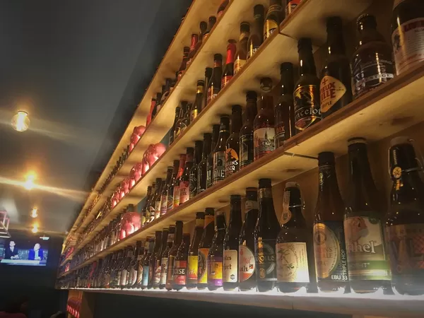 42 pressions et 600 bouteilles : découvrez l'intérieur du Delirium Café de Lille