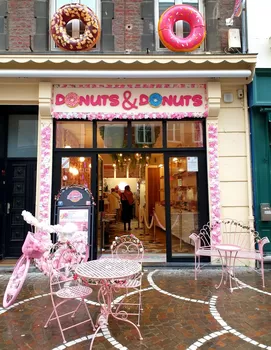 L'univers tout rose de Donuts and Donuts vient d'ouvrir dans le centre de Lille