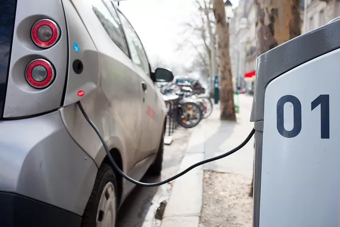 Des bornes de recharge pour véhicule électrique vont pousser à Lille