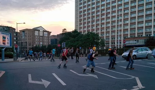 Les randos roller du vendredi soir font leur grand come-back à Lille