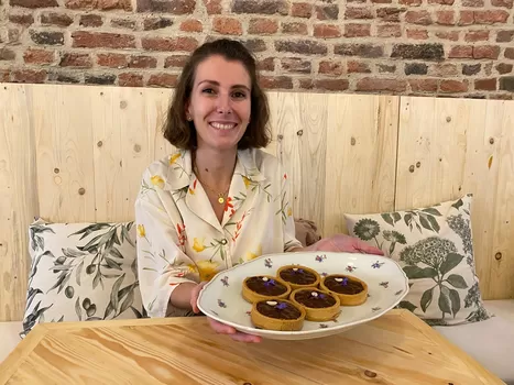 A Lille, Juliane vient d'ouvrir son salon de thé où la tartelette est reine