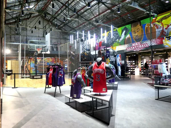 Le plus grand magasin d'Europe dédié au basket-ball est rue Gambetta
