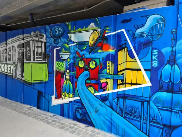 Entre Roubaix et Tourcoing, sept street-artists réalisent une grande fresque sur l'histoire du quartier