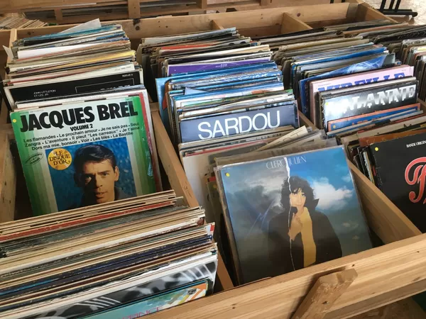 La Bouquinerie du Sart organise une grosse vente de CD, DVD, BD et vinyles mercredi