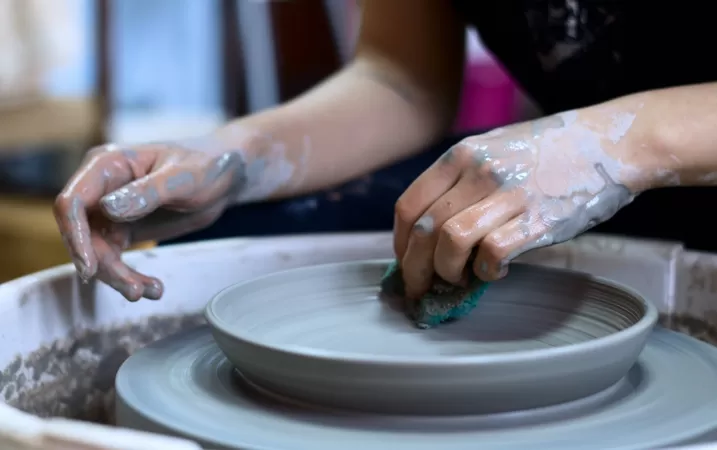 A la Maillerie, un atelier de poterie débarque en septembre pour laisser libre cours à votre créativité
