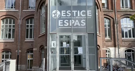 Dans les écoles Estice et Espas, les étudiants bossent sur des vrais projets d'entreprise