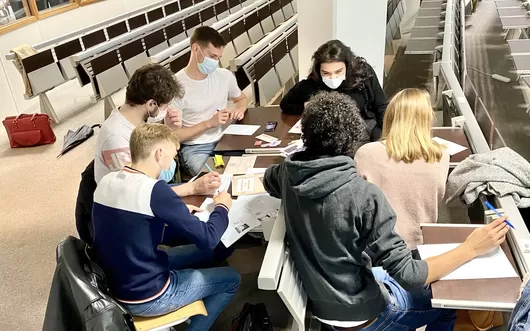 Dans le centre de Lille, l'ISG plonge les étudiant.e.s dans le grand bain de la pratique