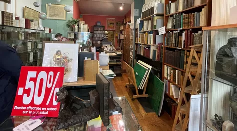 La librairie Godon déstocke ses livres anciens à moitié prix dans le Vieux-Lille