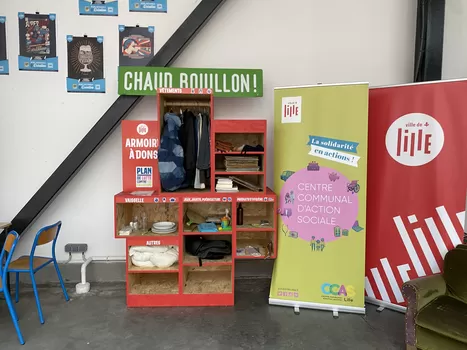 Une armoire à dons solidaires a été installée à Chaud Bouillon à Fives