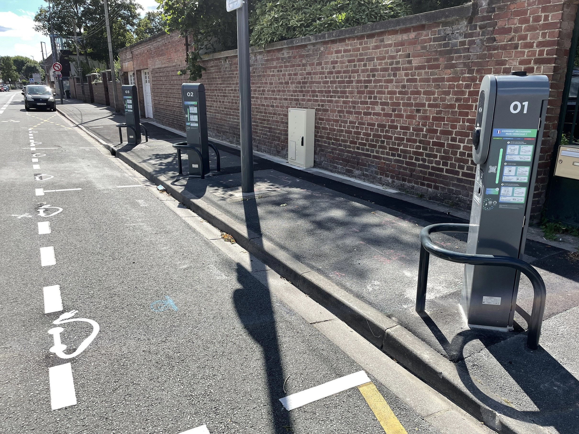 Les trois nouvelles bornes de Saint-André-Lez-Lille.