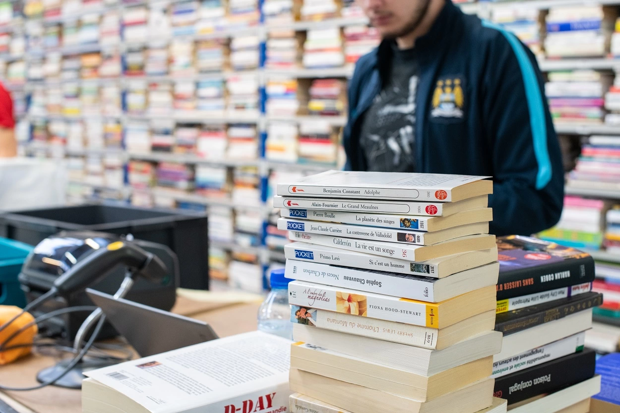 Le prix des livres tourne autour des 2€.