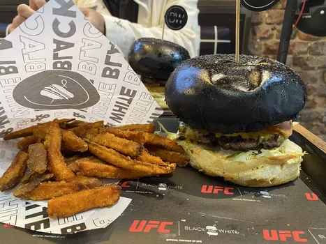 Black and White Burger, le fast-food d'Ibra TV a débarqué à Lille