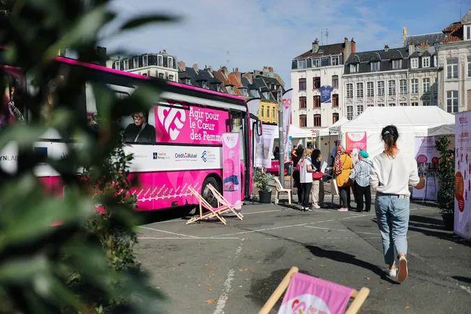 Des dépistages gratuits sont organisés par le bus du Cœur des femmes à Lille