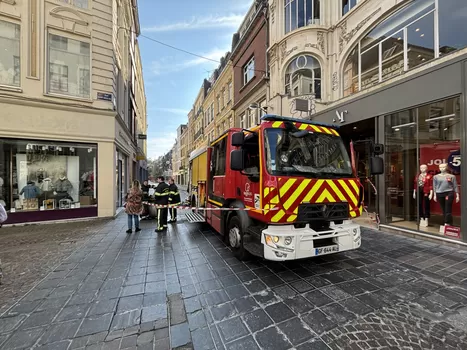 Plusieurs rues, bâtiments, commerces... de Lille-Centre sont actuellement évacués à cause d'une fuite de gaz