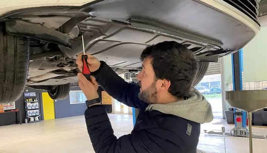 Un self-garage pour réparer et entretenir soi-même sa voiture a ouvert à Seclin