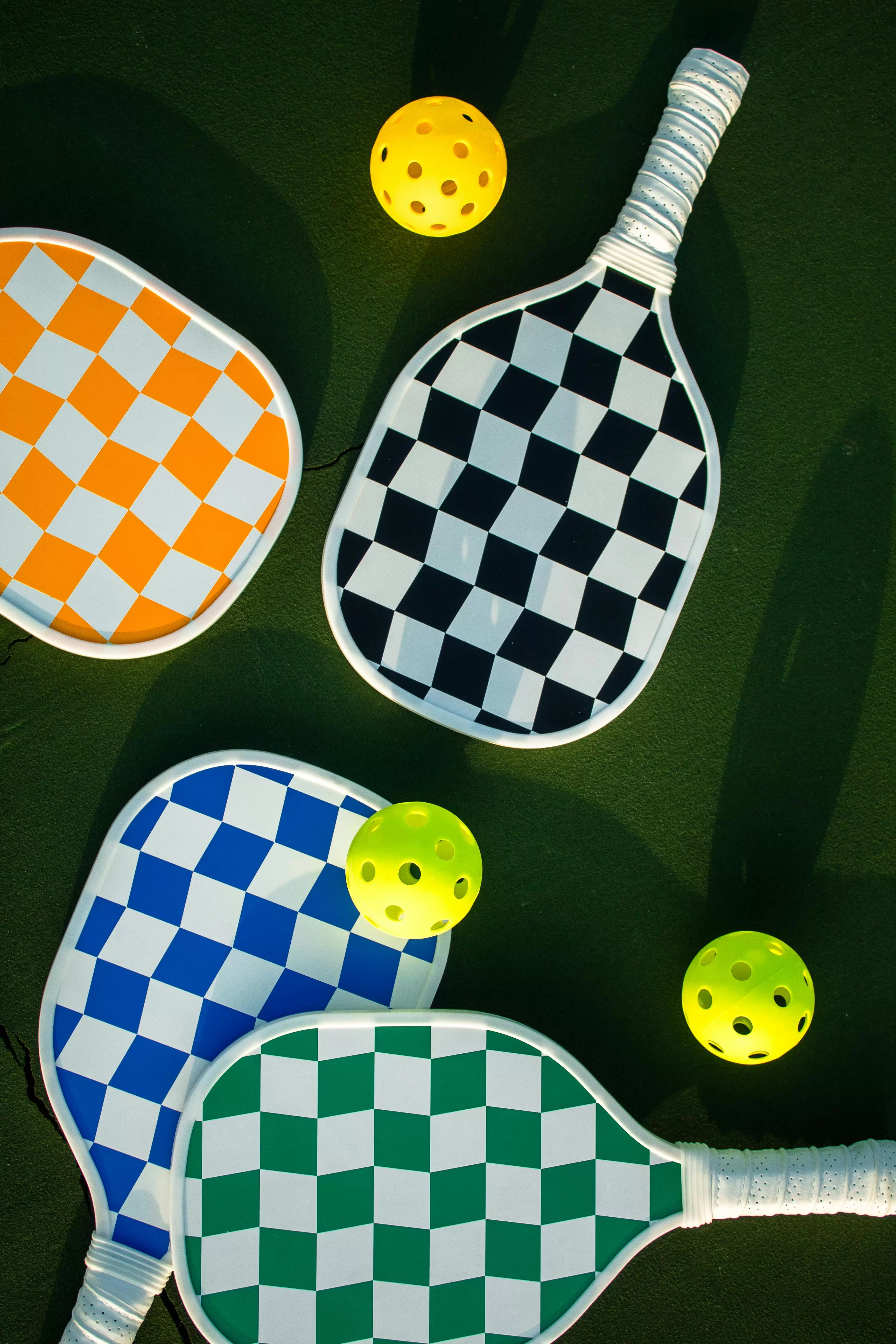 Les accessoires pour jouer au pickleball, qu'on vous explique juste en dessous.