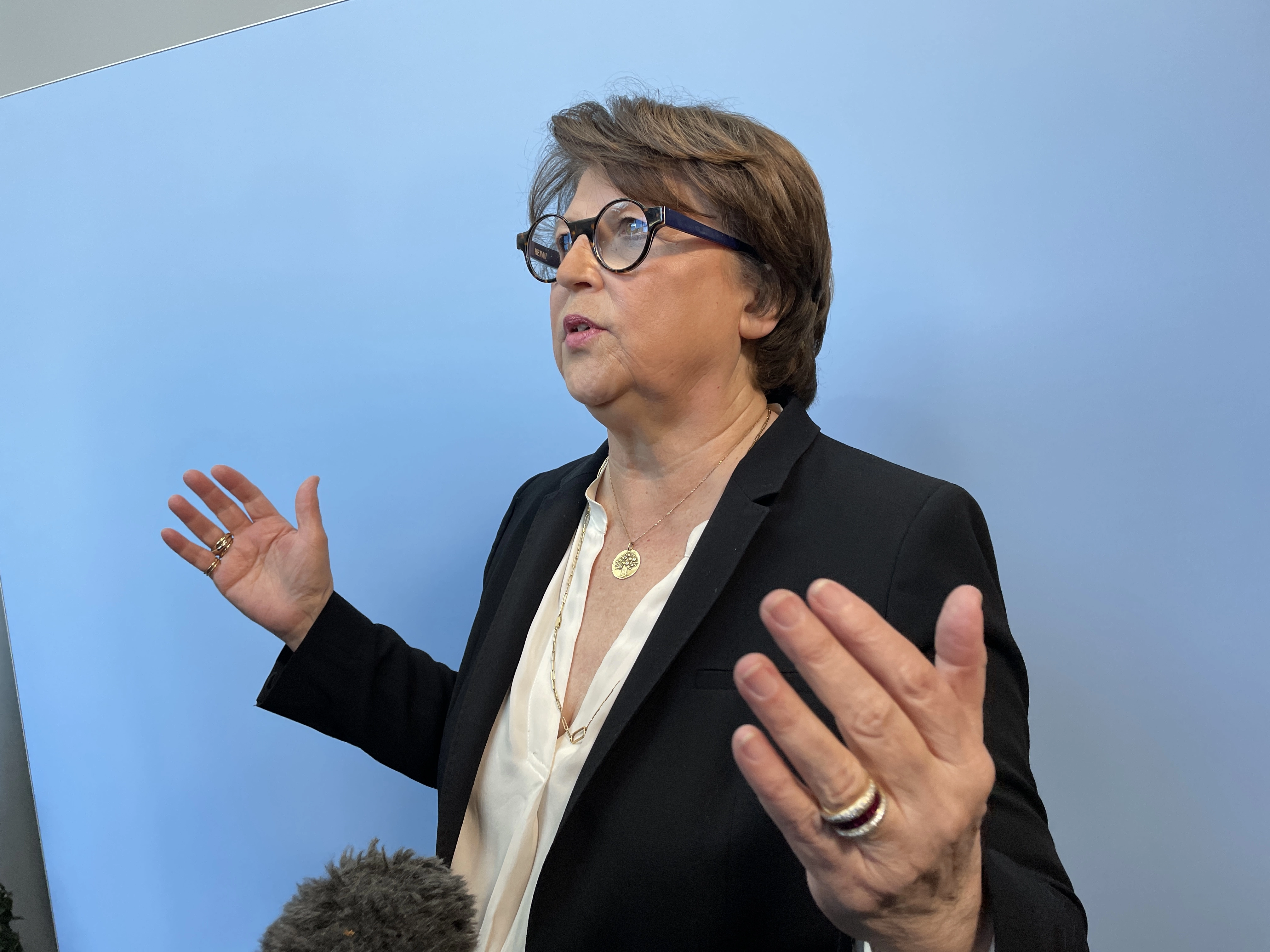 Martine quitte ses fonctions mais ne quitte pas la vie politique pour autant.